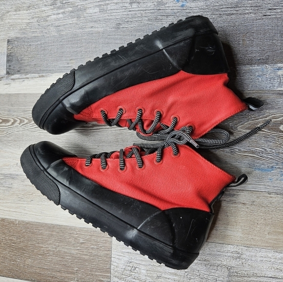 Hunter for Target Water Resistant Unisex Kids Sneakers Shoes Red + Black Size 3 - Picture 6 of 11